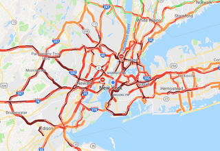 Illustration for article titled World's Busiest Bridge 'Clusterfuck' Upon Light Snow